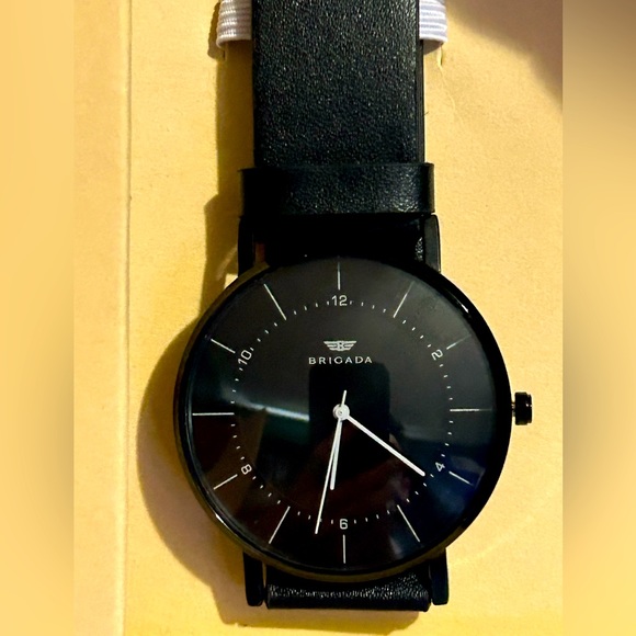 BRIGADA Men's Minimalist Business Casual Waterproof Quartz Wrist Watch - Picture 3 of 3